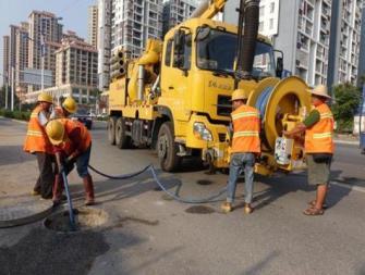 北京市专业化粪池清理抽粪车抽污水,市政管道清淤疏通电话